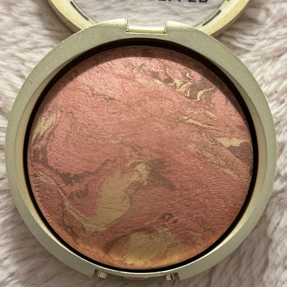 LAURA GELLER Blush -N- Brighten HIBISCUS baked powder 0.32 oz 9 g NEW gold case